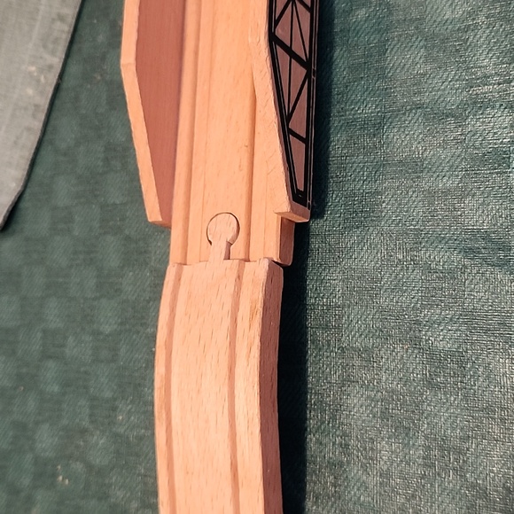 Brio Train tracks - Bridge, tunnels, and tracks with small hills. - Picture 11 of 14